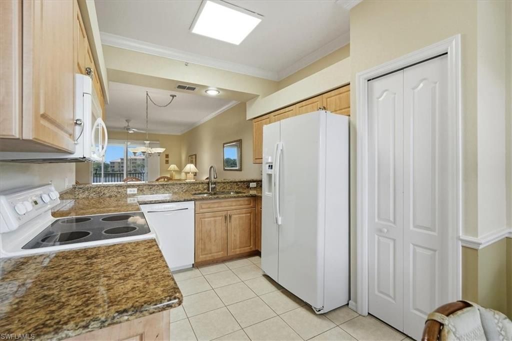 14061 Brant Point Cir, Unit 725, Fort Myers, FL 33919 Photo