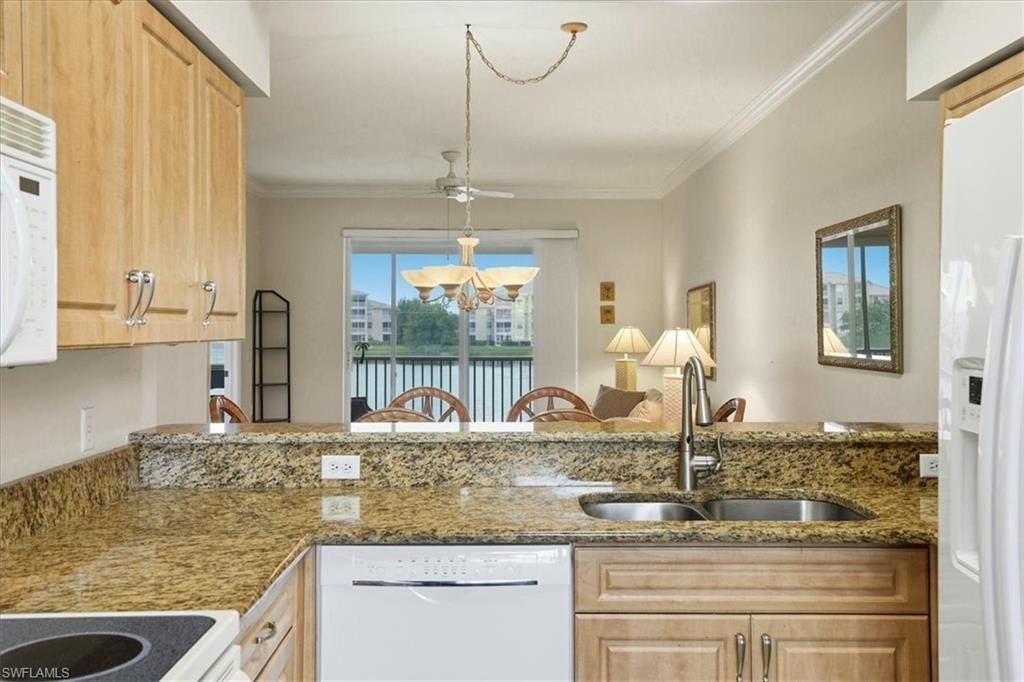 14061 Brant Point Cir, Unit 725, Fort Myers, FL 33919 Photo