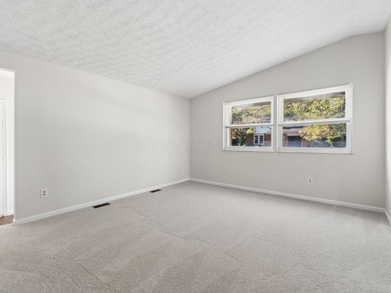 3936 Blueberry Hollow Road, Columbus, OH 43230 Photo 8