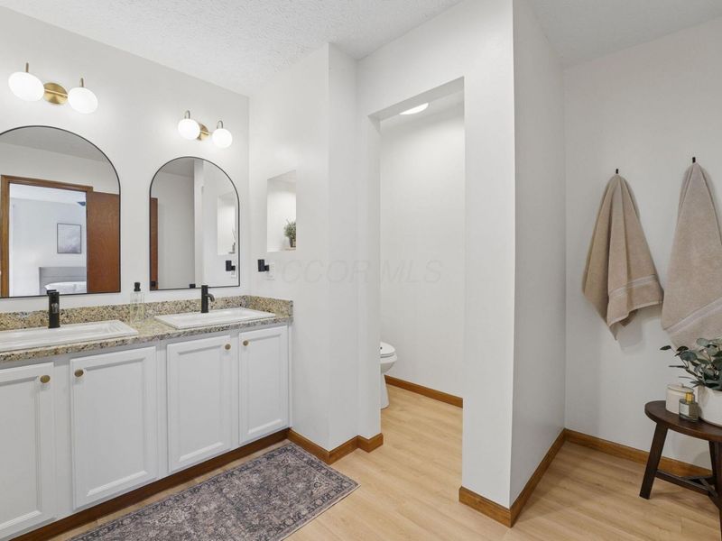 905 Caroway Boulevard, Columbus, OH 43230 Photo 21