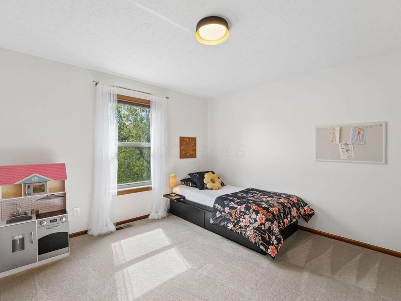 905 Caroway Boulevard, Columbus, OH 43230 Photo 26