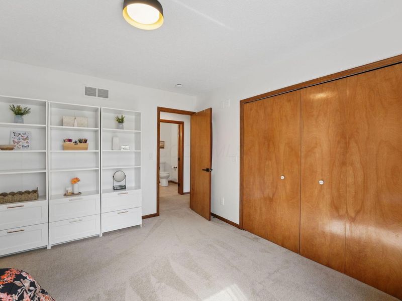 905 Caroway Boulevard, Columbus, OH 43230 Photo 27