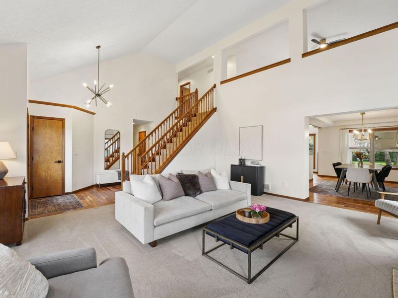 905 Caroway Boulevard, Columbus, OH 43230 Photo 9
