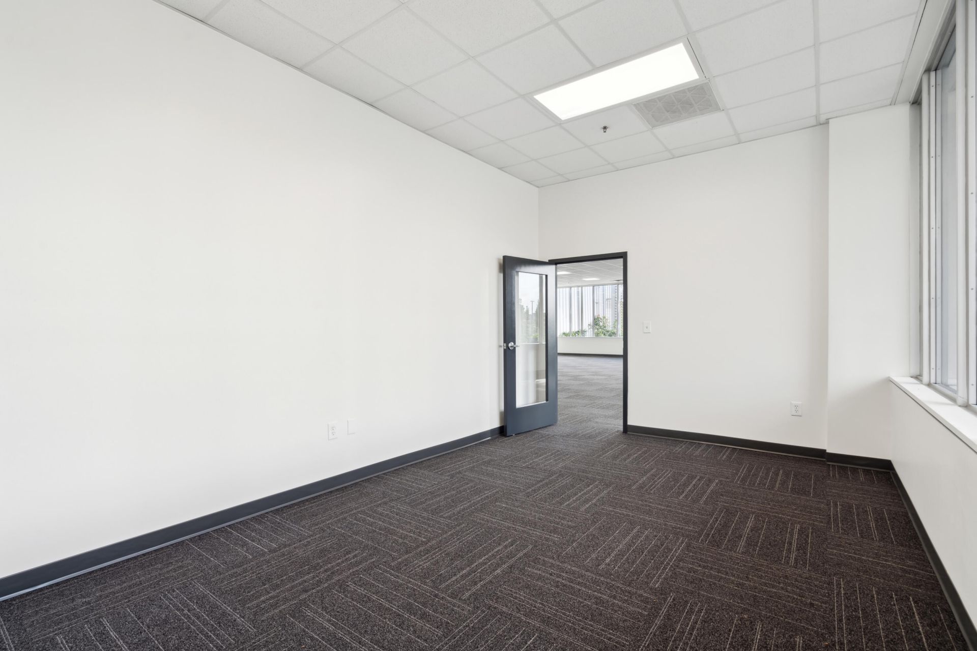 4500 Leeds Avenue  Photo 8
