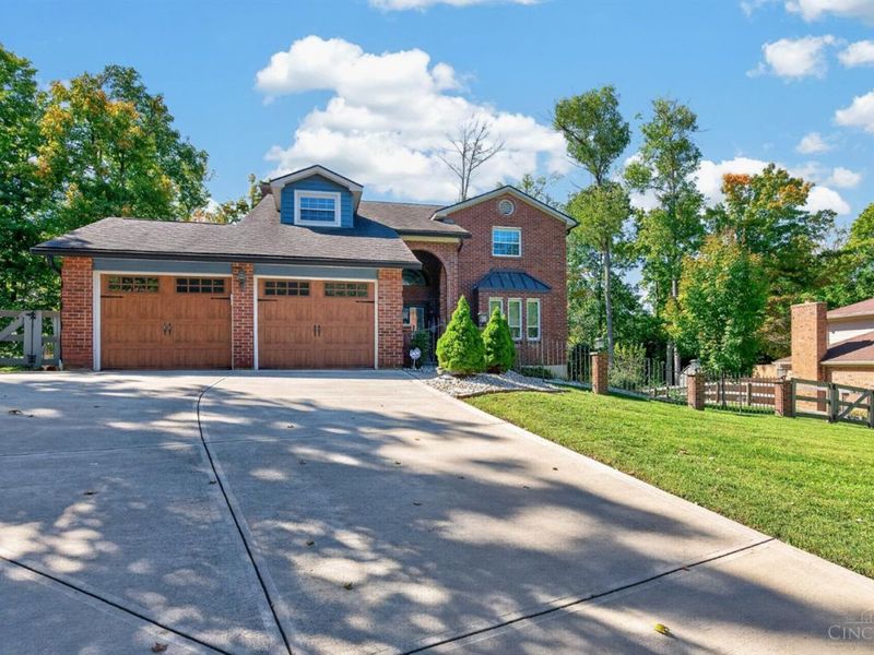 5659 Zaring Drive, West Chester, OH 45069 Photo 2