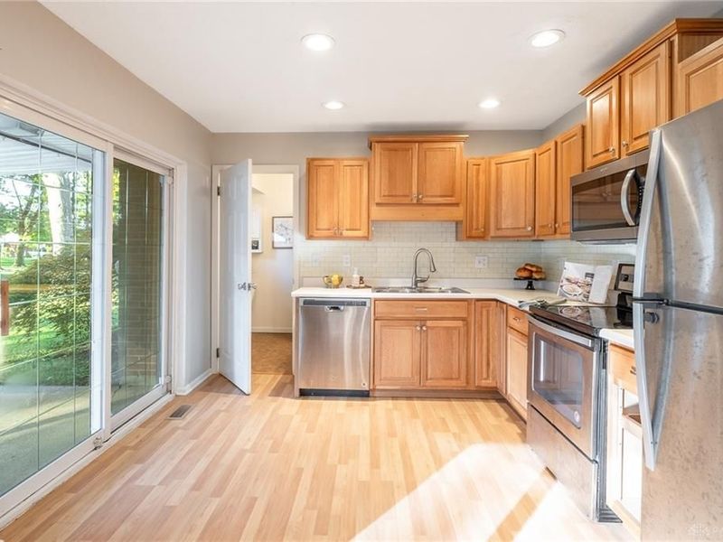 3124 Santa Rosa Drive, Dayton, OH 45440 Photo 7
