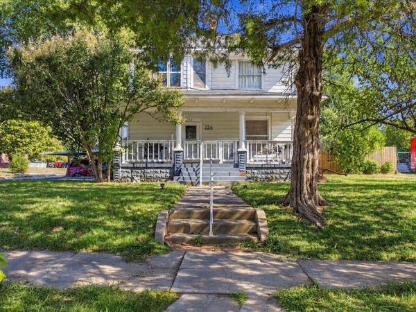 724 W Cedar Street , Durant, OK 74701