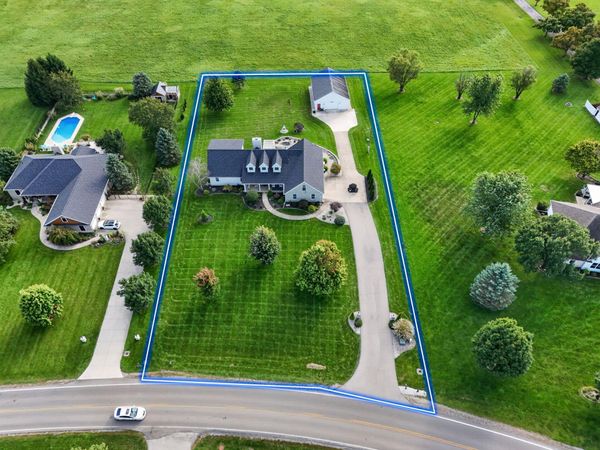 1628 County Road 10 , Bellefontaine, OH 43311