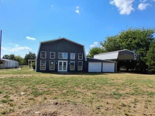 833 County Road 33100 , Sumner, TX 75486