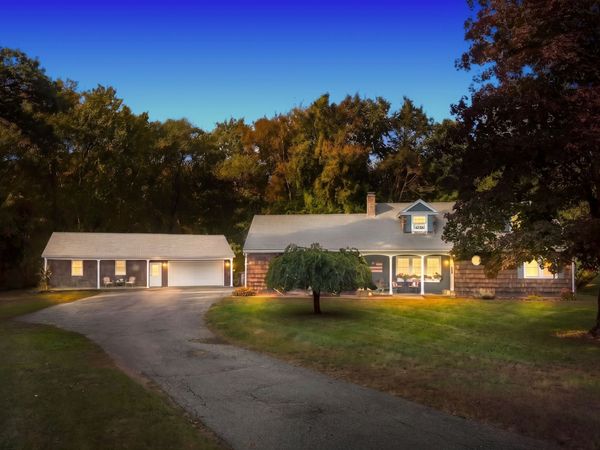 480 Hartford Ave E, Uxbridge, MA 01569