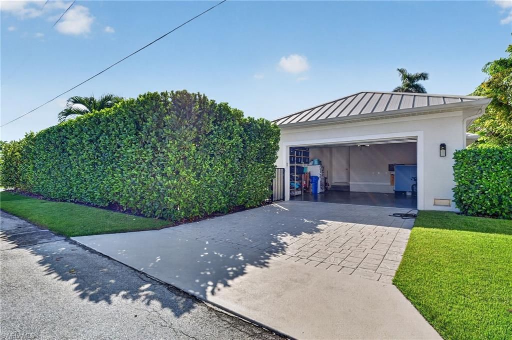 1131 7th Ave N, Naples, FL 34102 Photo