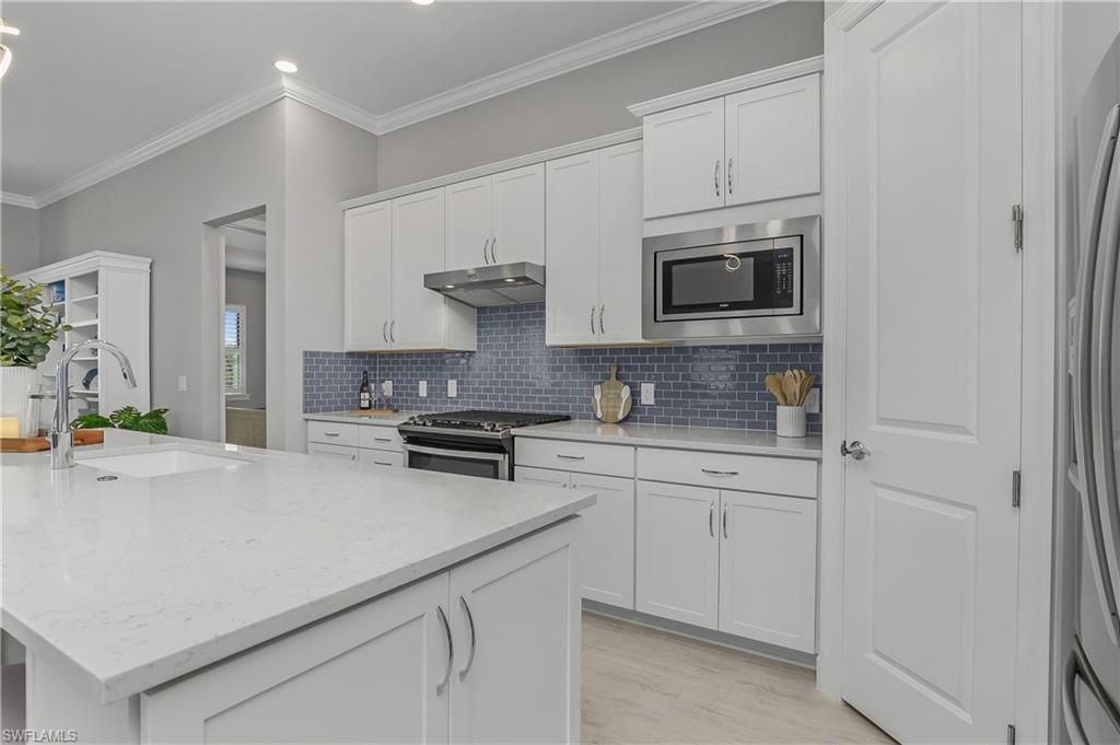 19165 Aqua Shore Dr, Estero, FL 33913 Photo