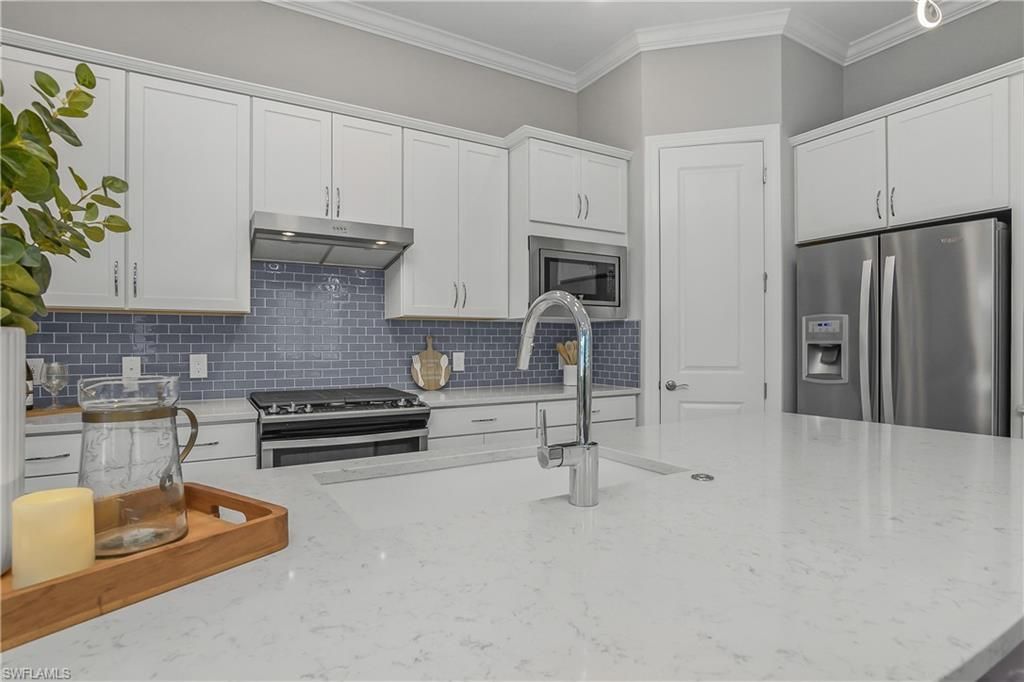 19165 Aqua Shore Dr, Estero, FL 33913 Photo