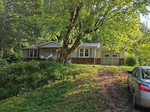 1372 Old Kentucky Rd , Tazewell, TN 37879