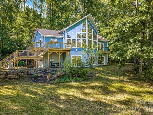 918 Long Branch Road , Swannanoa, NC 28778