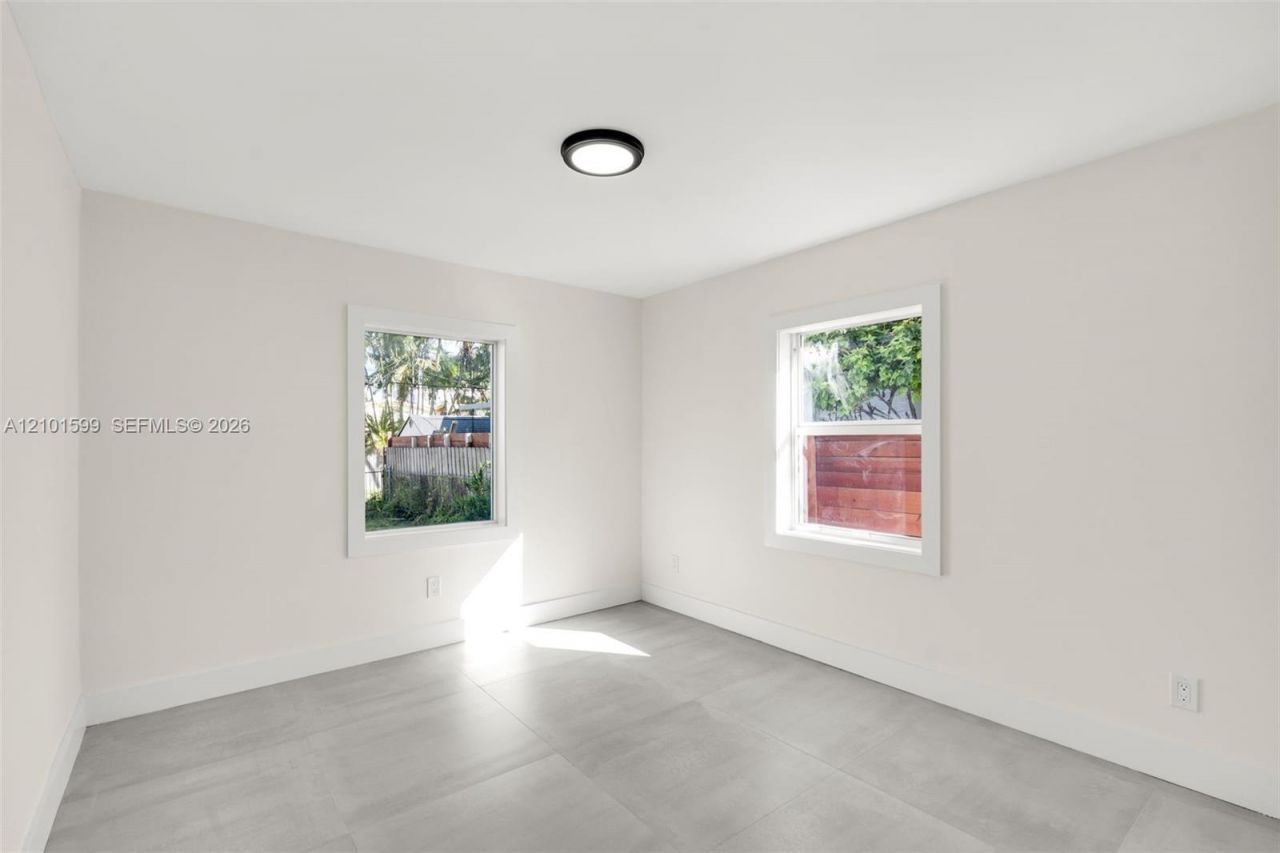 1371 71st St , Miami Beach, FL 33141 Photo