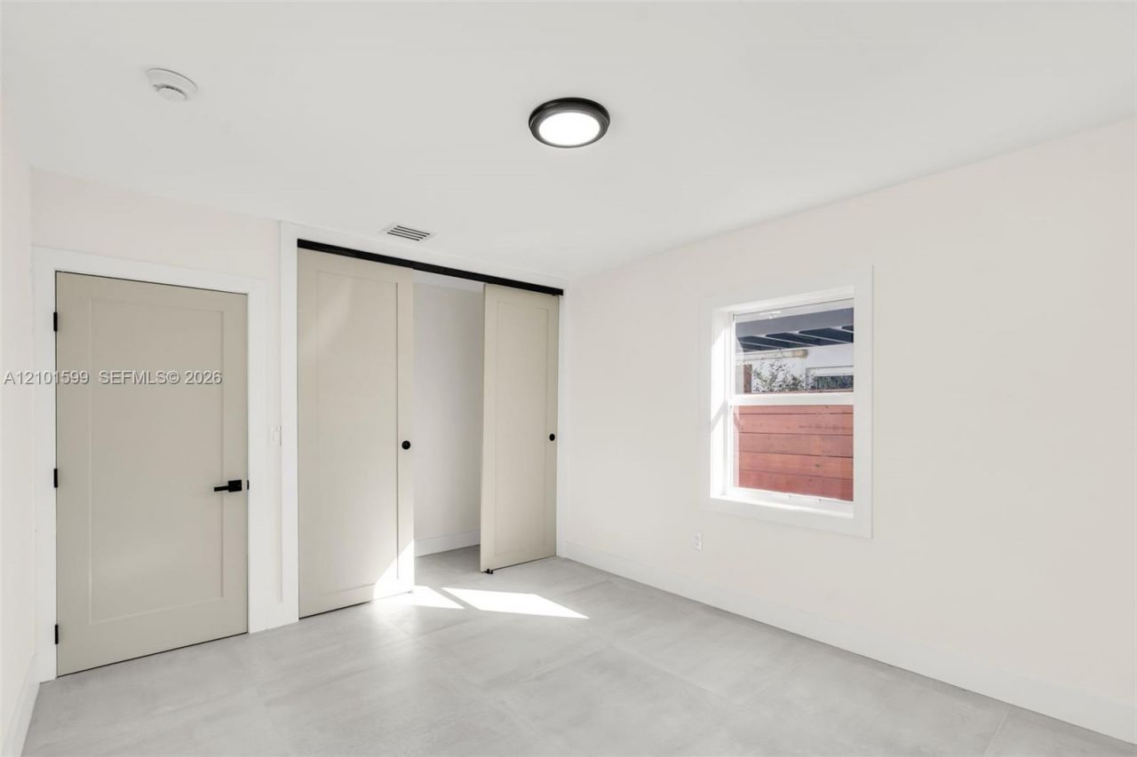1371 71st St , Miami Beach, FL 33141 Photo
