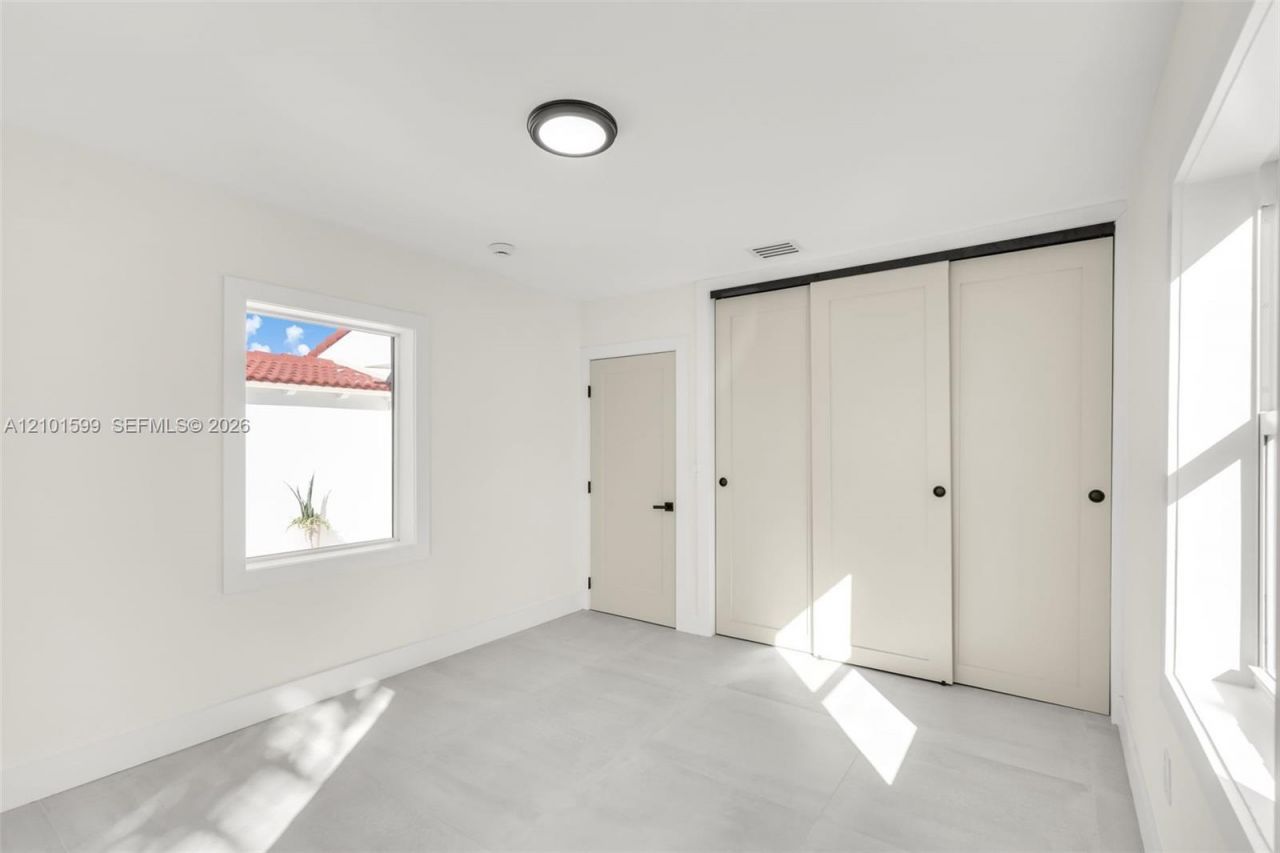 1371 71st St , Miami Beach, FL 33141 Photo