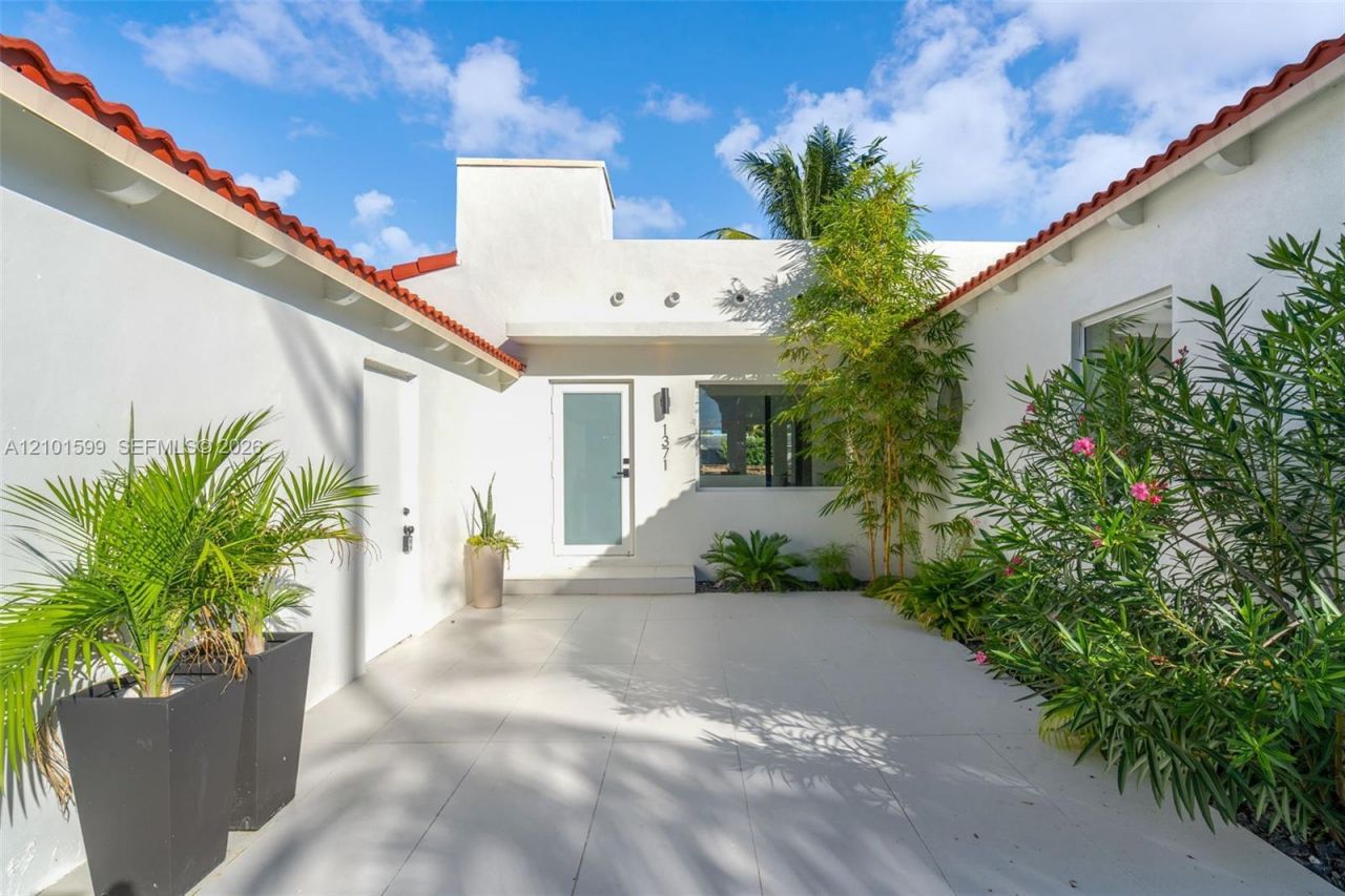 1371 71st St , Miami Beach, FL 33141 Photo