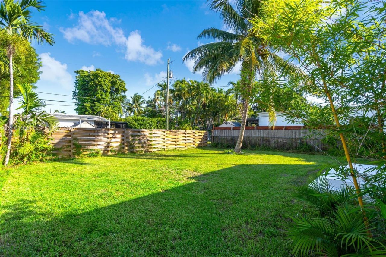 1371 71st St , Miami Beach, FL 33141 Photo