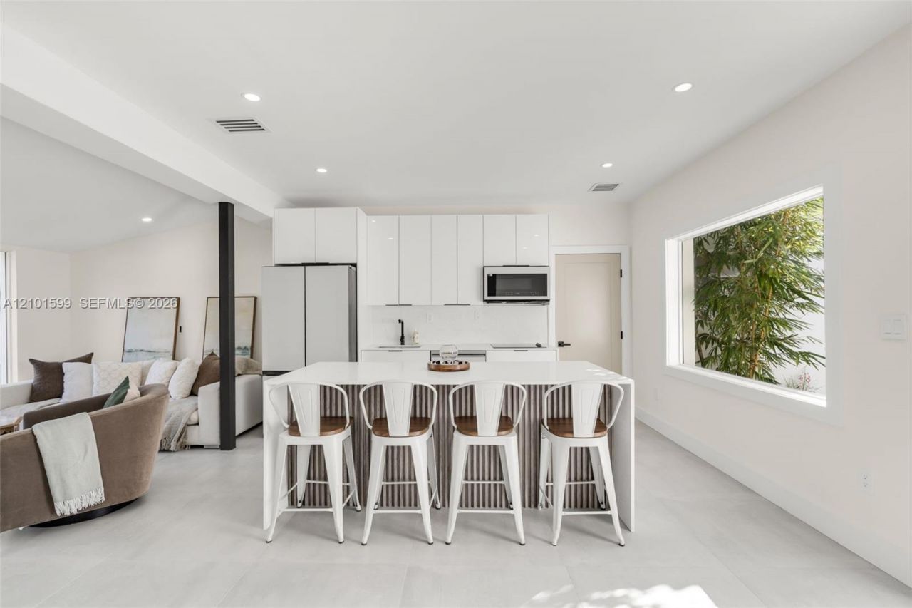 1371 71st St , Miami Beach, FL 33141 Photo