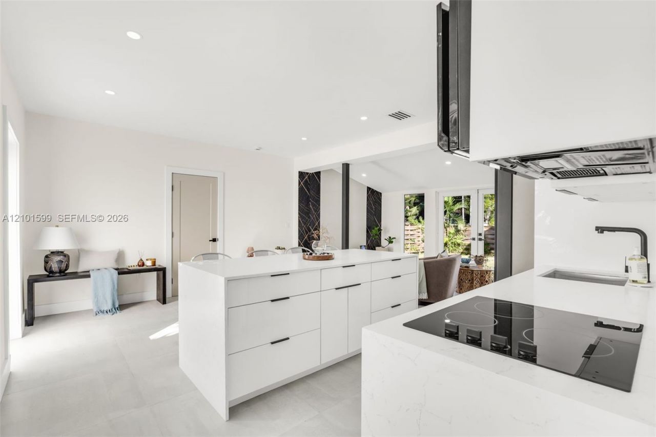 1371 71st St , Miami Beach, FL 33141 Photo