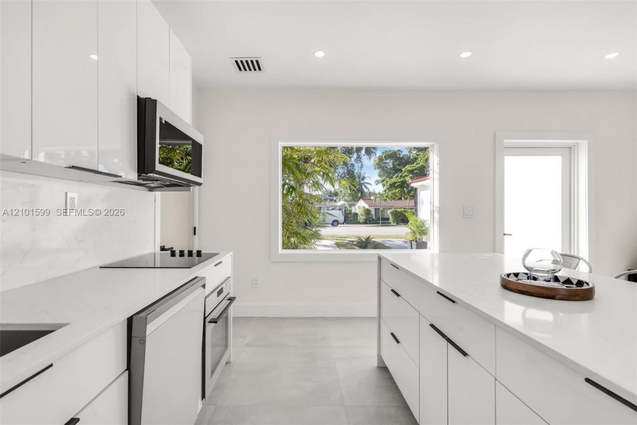1371 71st St , Miami Beach, FL 33141 Photo