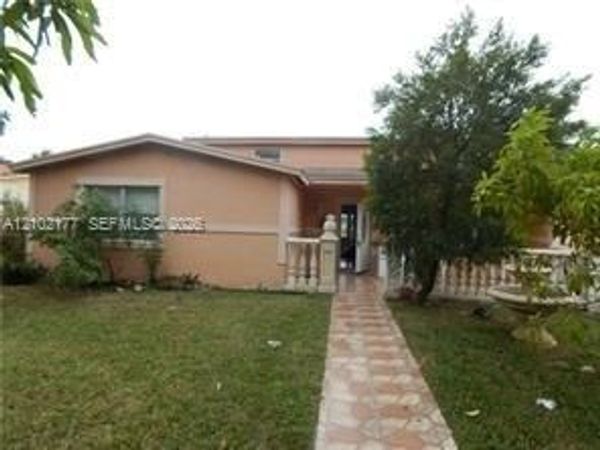 3640 NW 39th St, Lauderdale Lakes, FL 33309