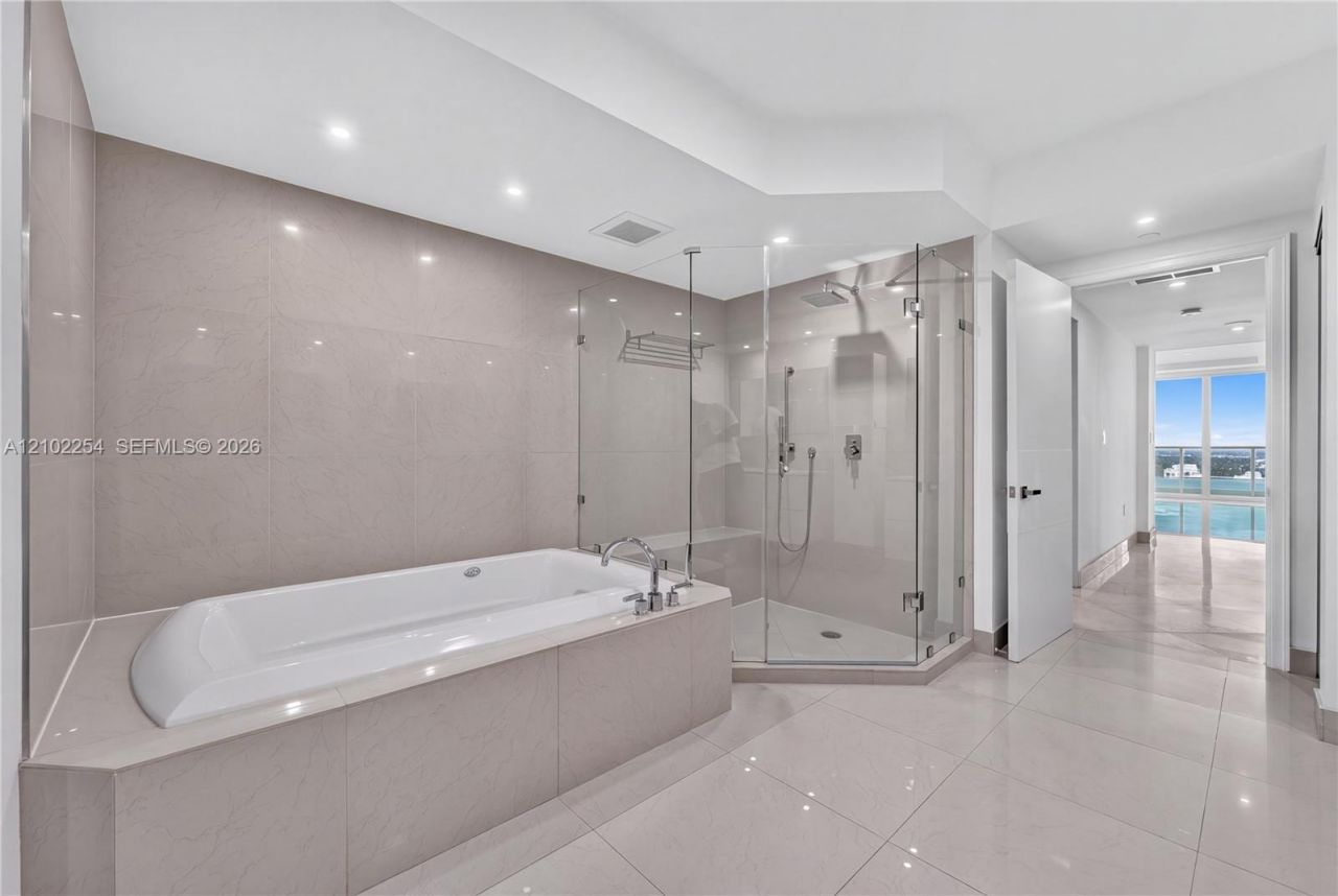 3201 NE 183rd St , Unit 3106, Aventura, FL 33160 Photo