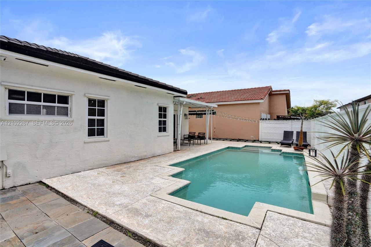 8816 NW 149th Terrace , Miami Lakes, FL 33018 Photo