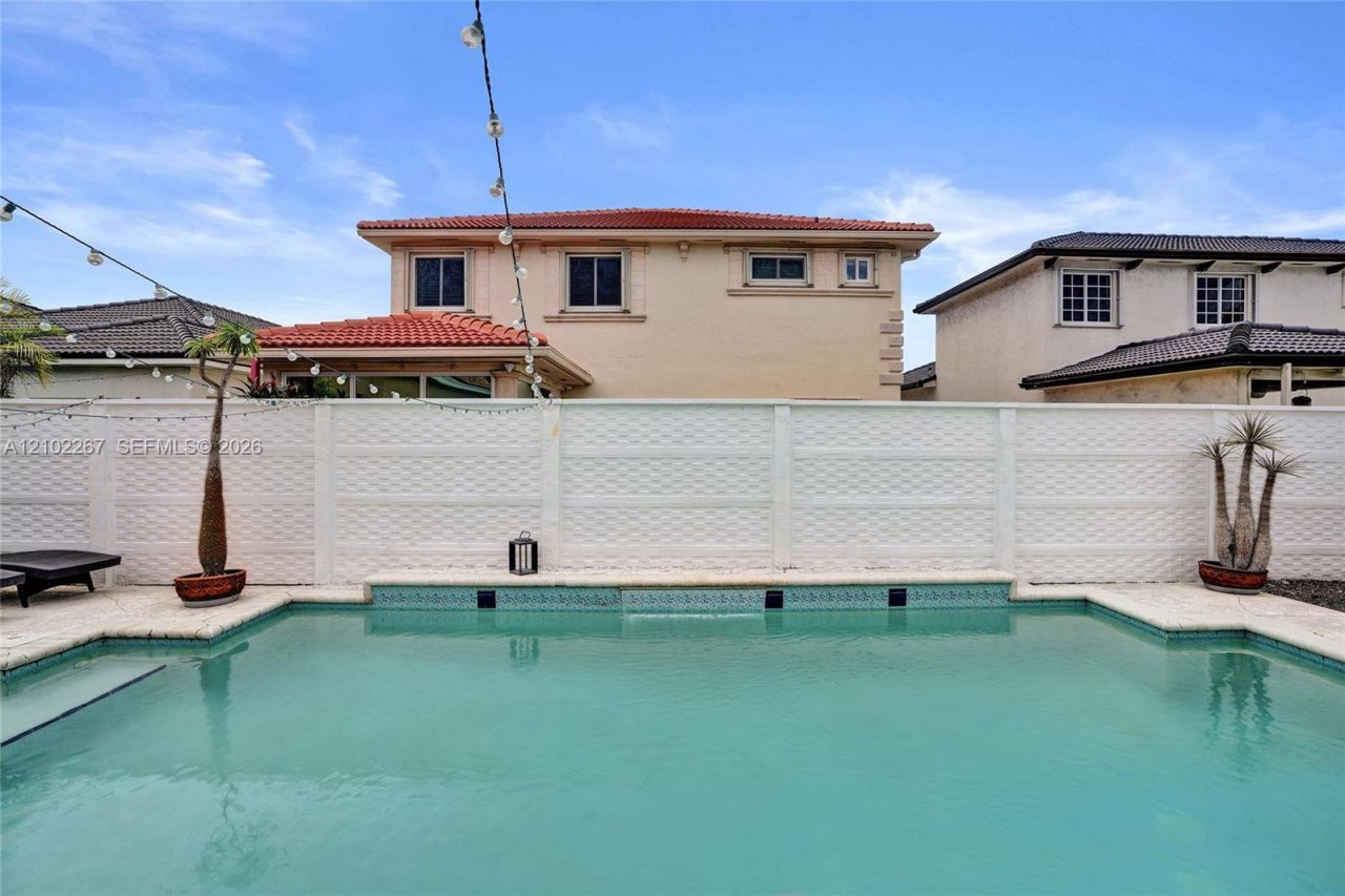8816 NW 149th Terrace , Miami Lakes, FL 33018 Photo