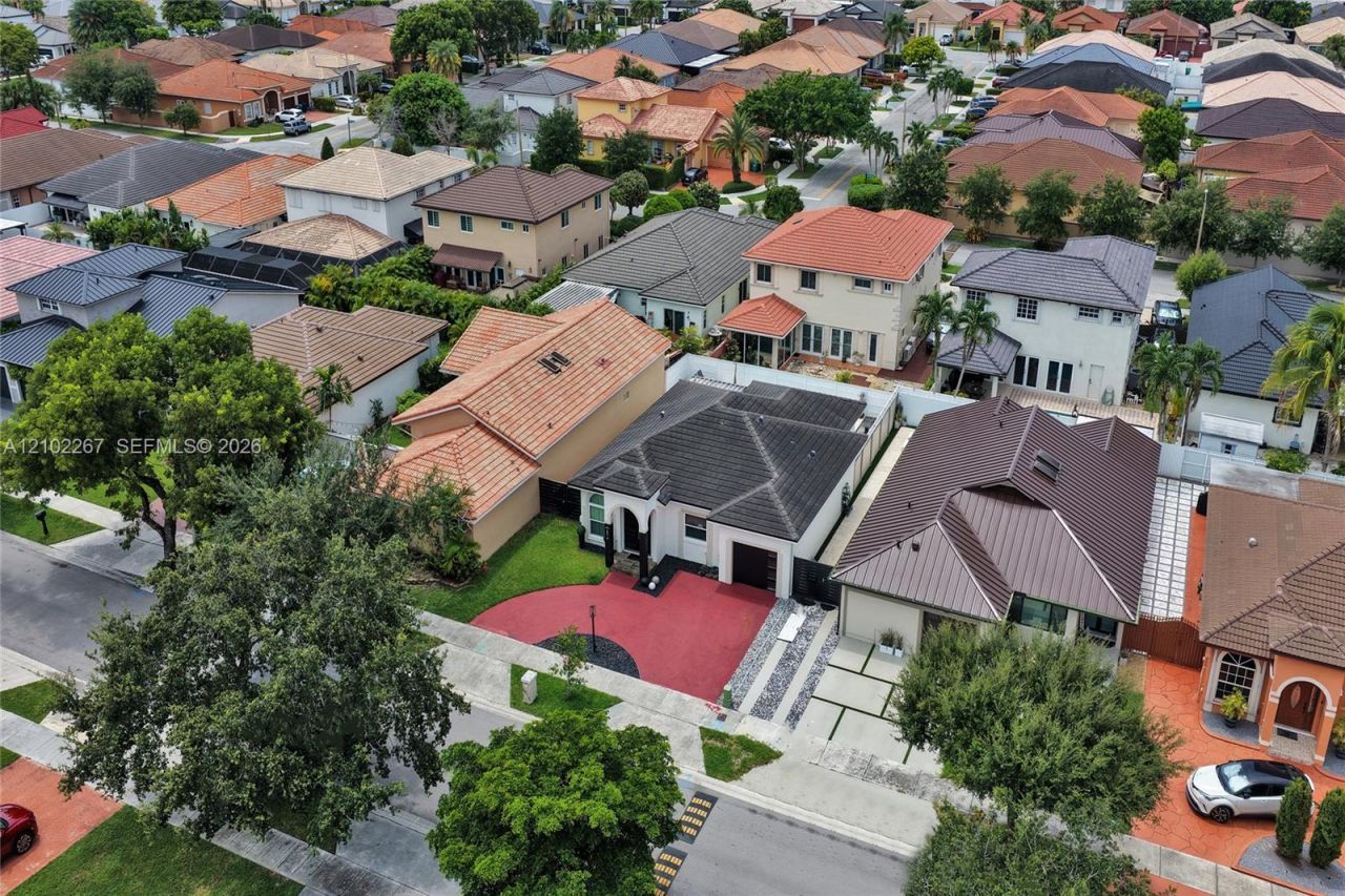 8816 NW 149th Terrace , Miami Lakes, FL 33018 Photo
