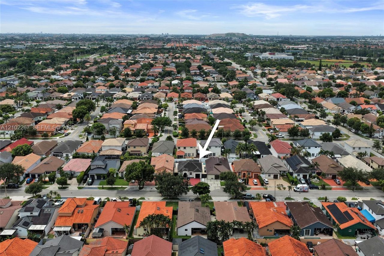 8816 NW 149th Terrace , Miami Lakes, FL 33018 Photo
