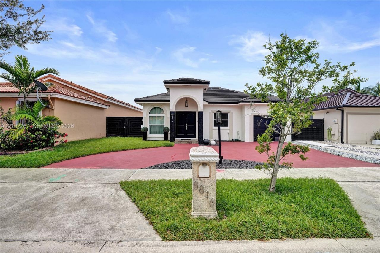 8816 NW 149th Terrace , Miami Lakes, FL 33018 Photo