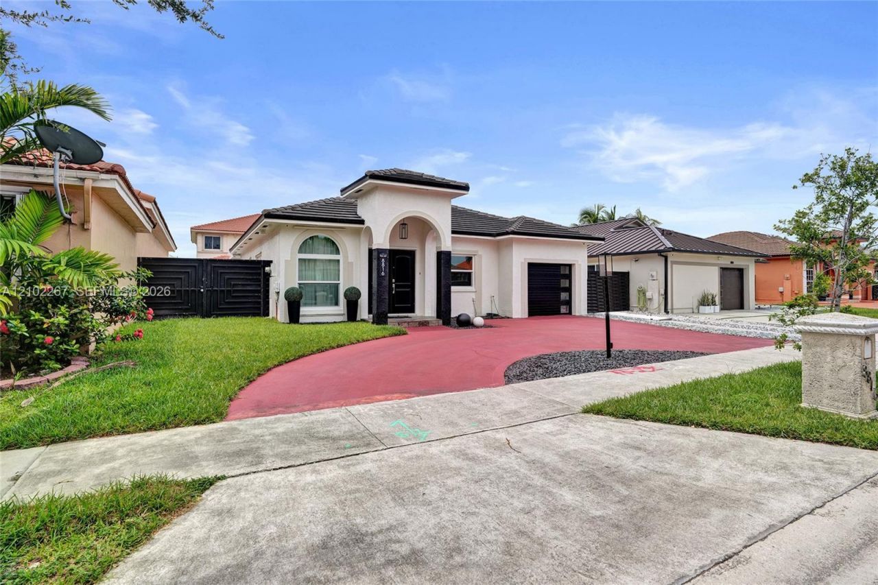 8816 NW 149th Terrace , Miami Lakes, FL 33018 Photo