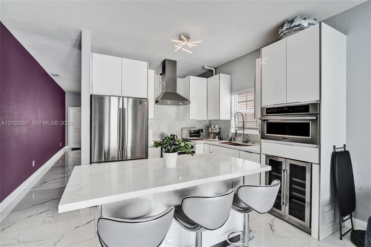 8816 NW 149th Terrace , Miami Lakes, FL 33018 Photo