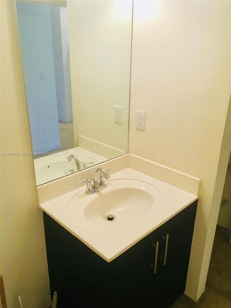 10310 NW 70th Ter , Doral, FL 33178 Photo