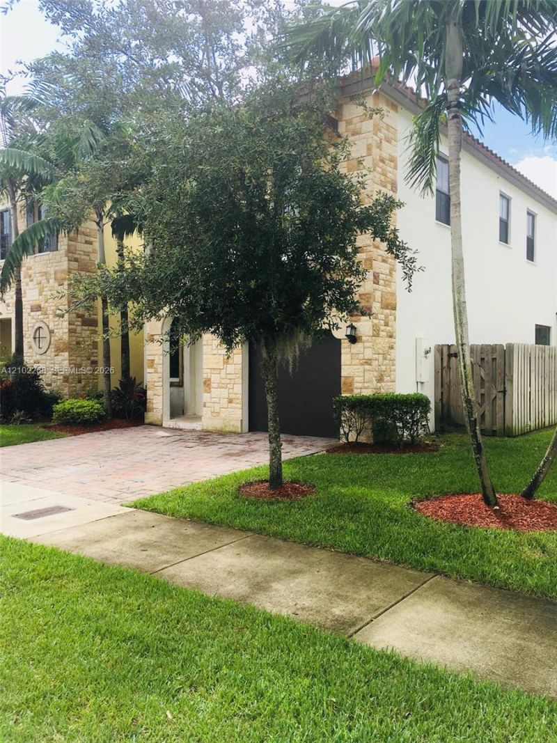 10310 NW 70th Ter , Doral, FL 33178 Photo