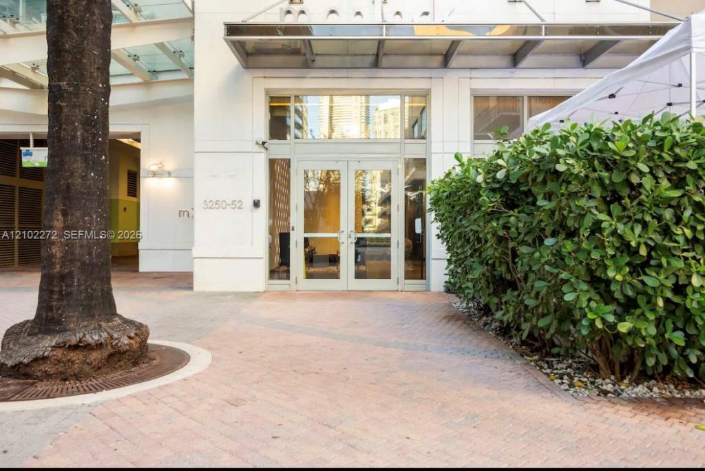 3250 NE 1st Ave , Unit 810, Miami, FL 33137 Photo