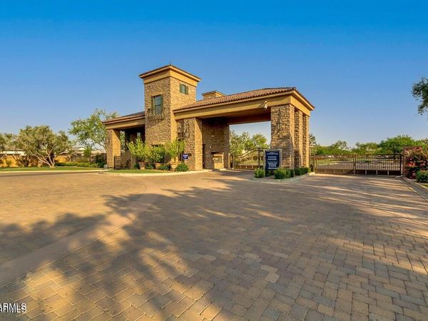 2665 E HUMMINGBIRD Way, Gilbert, AZ 85297