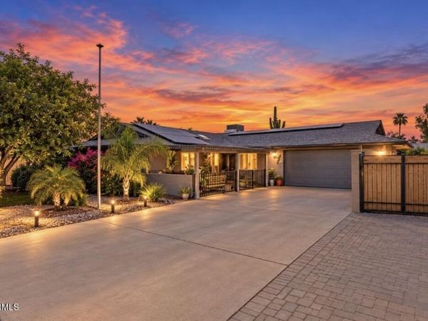 9319 W GLEN OAKS Circle, Sun City, AZ 85351