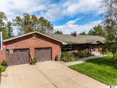 1419 Road N, York, NE 68467