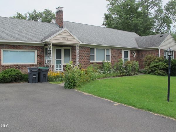 2204 Dean Street, Niskayuna, NY 12309
