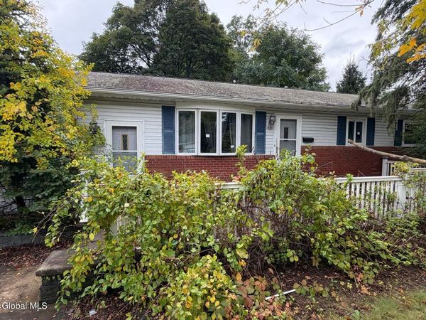 1282 Princetown Road, Schenectady, NY 12306