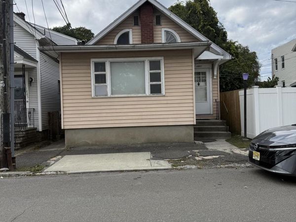 1887 9th Avenue, Watervliet, NY 12189