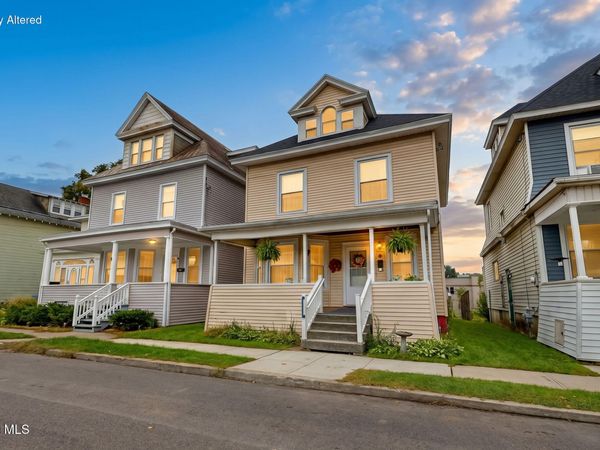 10 Catalpa Drive, Albany, NY 12209
