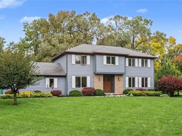 7668 Creekwood Lane, Victor, NY 14564