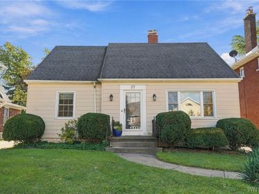 27 Pelham Drive, Buffalo, NY 14214