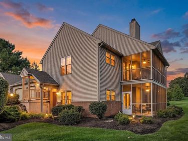 19 BROMLEY COURT, HERSHEY, PA 17033