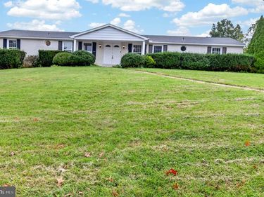 175 185 APRIL LANE, DALLASTOWN, PA 17313